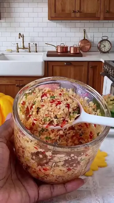 Ail et légumes finement hachés