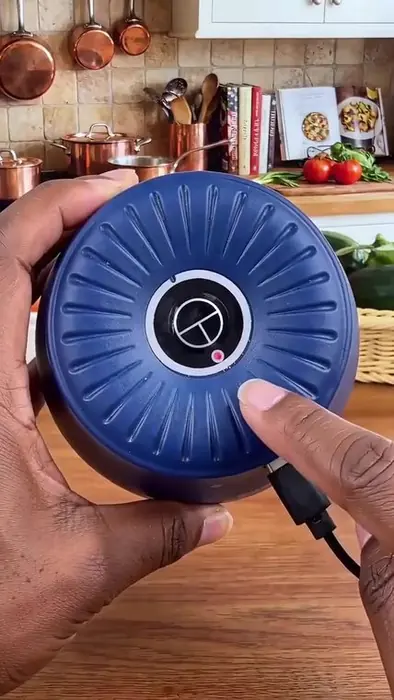 Bouton unique et port de charge